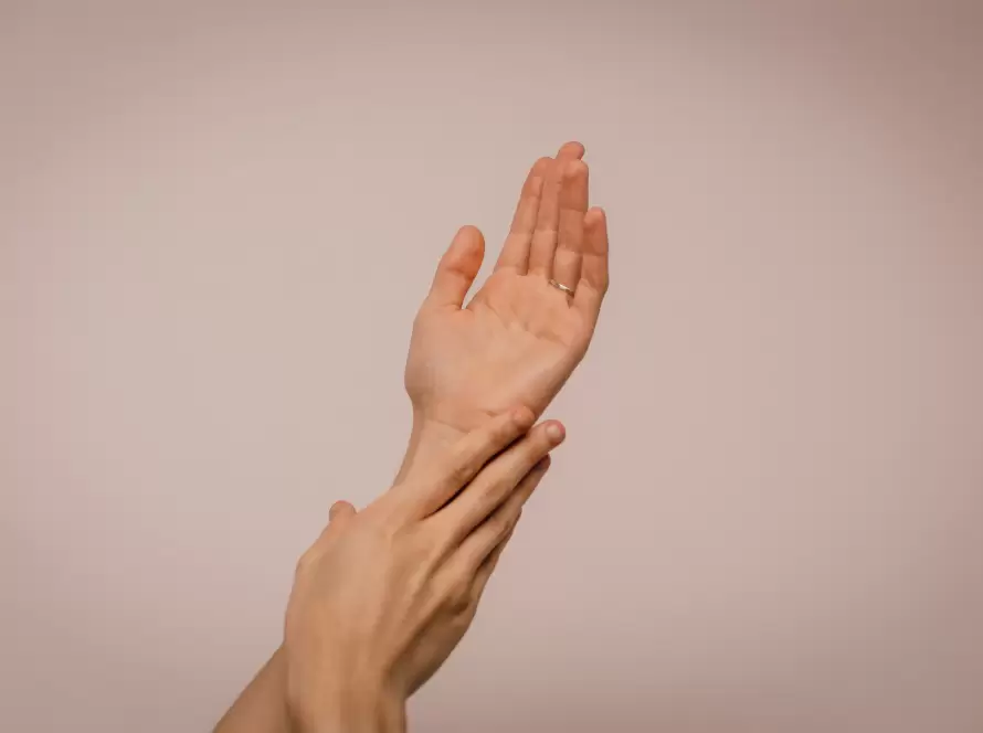 image de mains qui représentent le bien-être